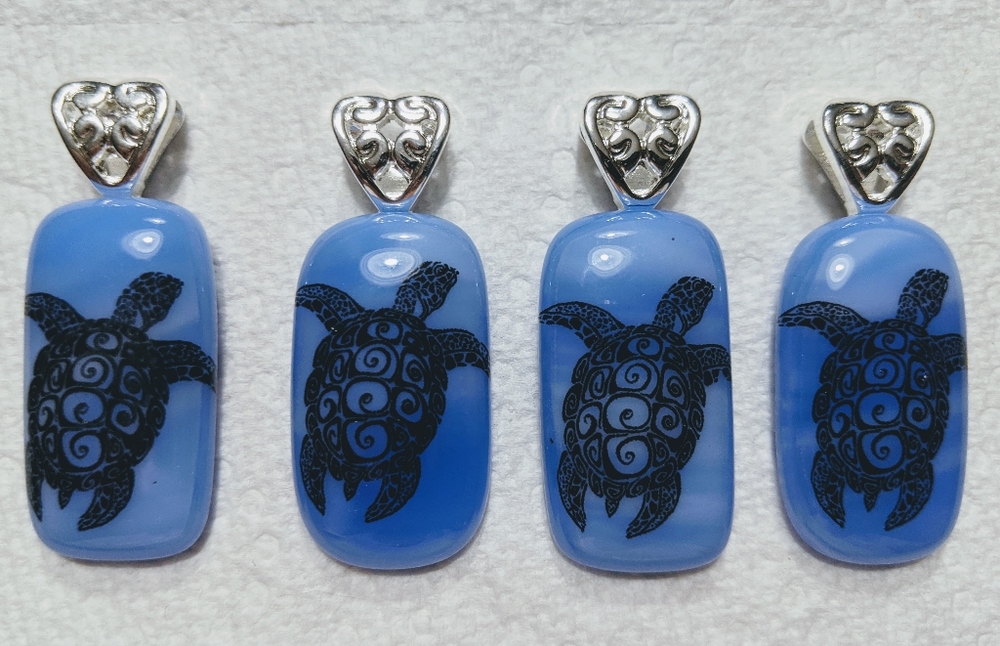 Glass turtle 🐢 pendants (Price Is For One Piece) Pic Which One